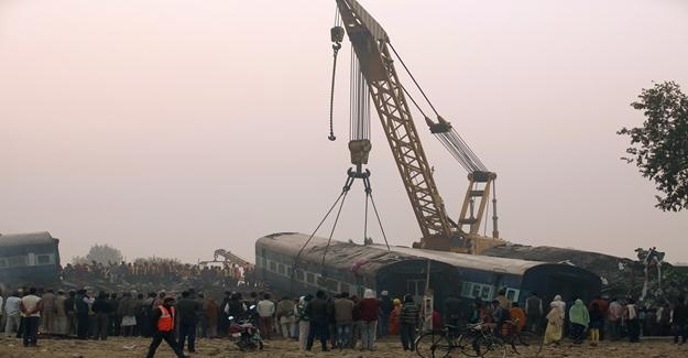 Hindistandaki Tren Kazası