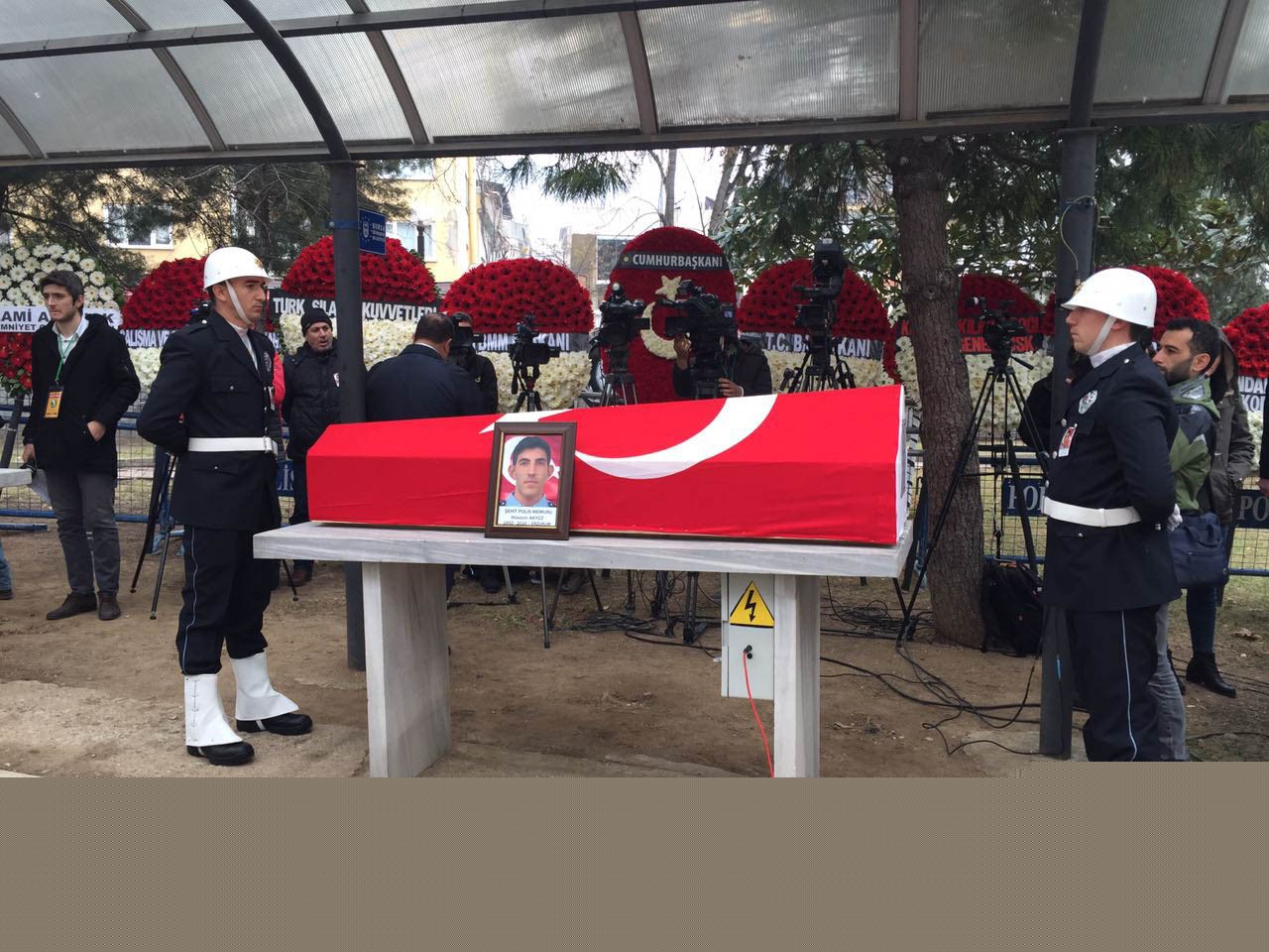 BURSA ŞEHİDİNİ UĞURLADI