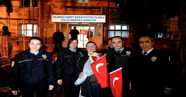 Mahalleliden "Polisimin yanındayım" ziyareti