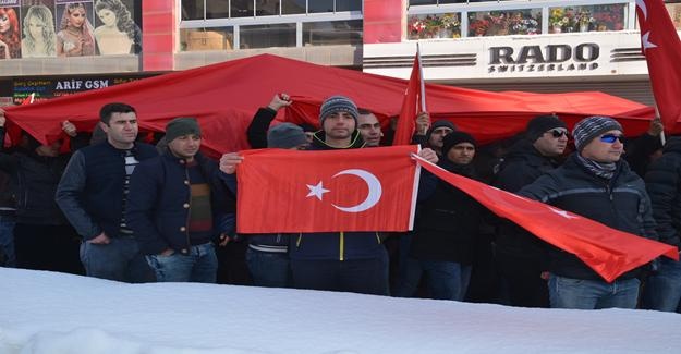 Yüksekova’da teröre lanet yürüyüşü