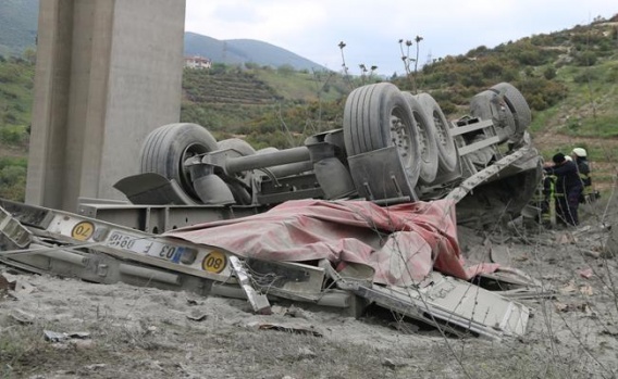 İzmit'te trafik kazası: 1 ölü