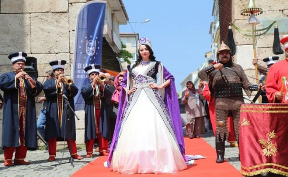 Nilüfer Hatun Kaftanı