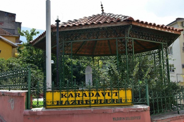 Karadavut Türbesi