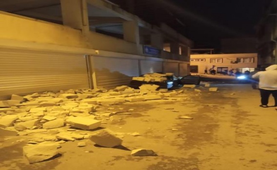 Bursa'da etkili lodos hayatı felç etti