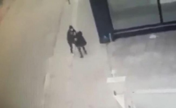 Sözleşmeli er kadın polisi bıçakladı