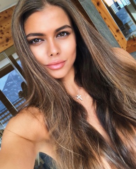 Rus Model Viki Odintcova Yürekleri Ağıza Getirdi