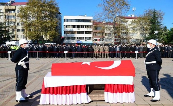 Şehit Polis Memuru Yusuf Ceylan İçin Trabzon Valiliği Önünde Cenaze Töreni