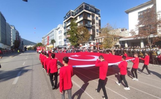 Cumhuriyet Bayramı Bursa'da Coşkuyla Kutlandı