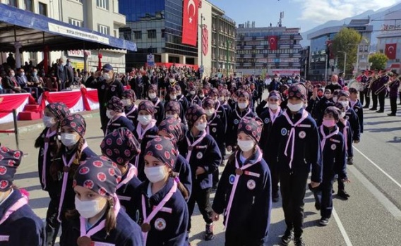 Cumhuriyet Bayramı Bursa'da Coşkuyla Kutlandı