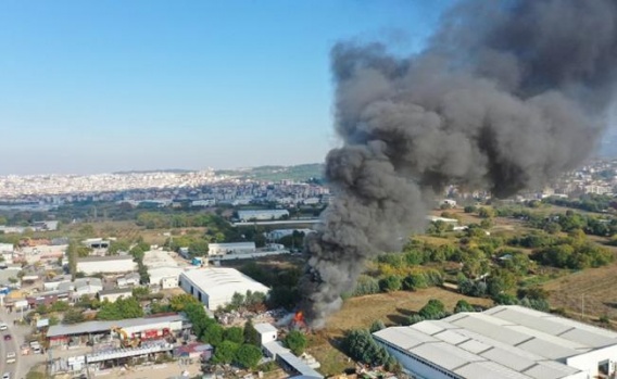 Bursa Nilüfer'de Geri Dönüşüm Deposunda Yangın