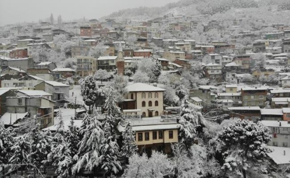 Bursa şehir merkezinden kar manzaraları