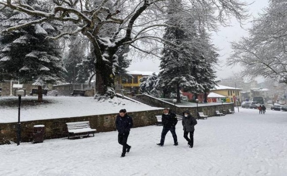 Bursa şehir merkezinden kar manzaraları