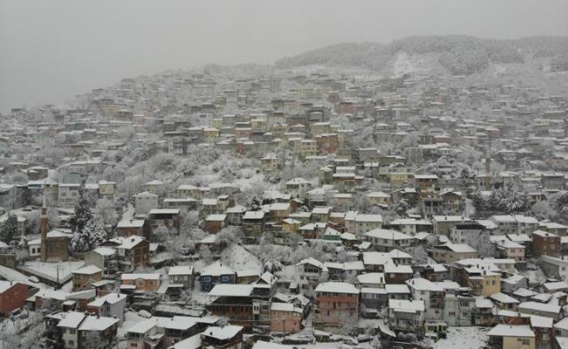 Bursa şehir merkezinden kar manzaraları