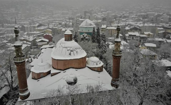 Bursa şehir merkezinden kar manzaraları