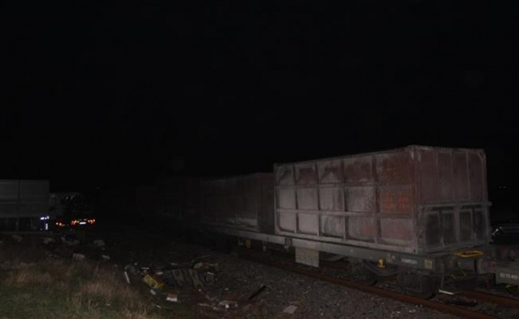 Manisa'da Yük Treni İle Kamyonet Çarpıştı