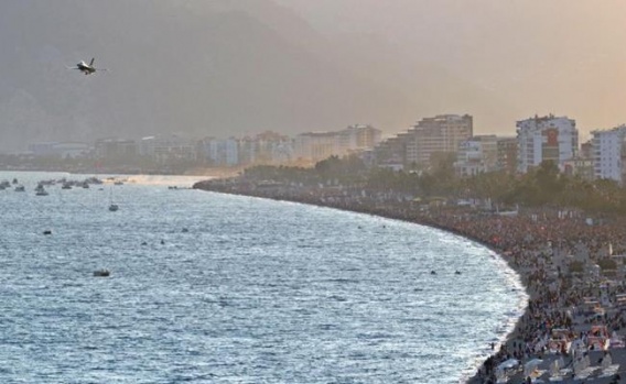 SOLOTÜRK, Konyaaltı Sahili Gösterisi