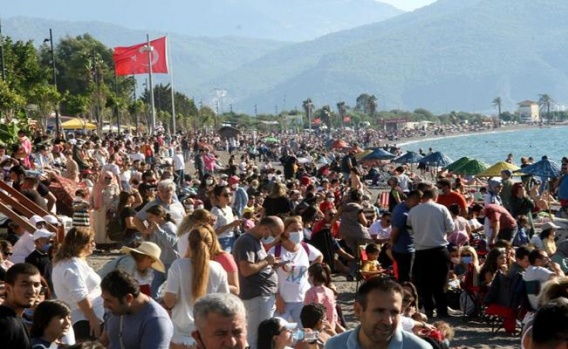 Türk Yıldızları Ölüdeniz Hava Oyunları Gösterisi