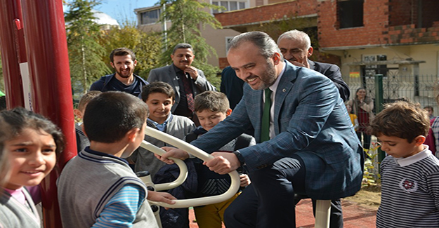 Akhisar çocukları parka kavuştu