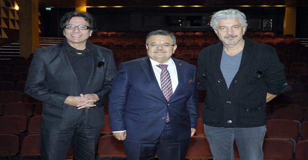 Behzat Uygur: "Tiyatro, dizi sektörünün arkasında kalmaz" dedi