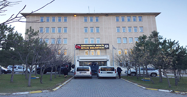 Bitlis Belediyesi Eş Başkanları gözaltına alındı
