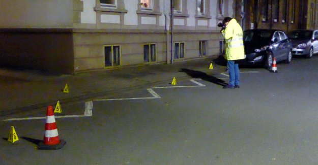 Boğazından aracın arkasına bağladığı kadını 250 metre sürükledi