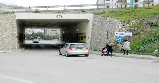 Bu Alt Geçitte Yayalar İçin Can Güvenliği Yok