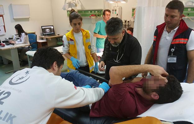 Bulanıma giren genç kendini bıçakladı