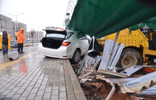 Bursa’da Madde Bağımlısı Eli Silahlı 3 Kişi Ortalığı Birbirine Kattı