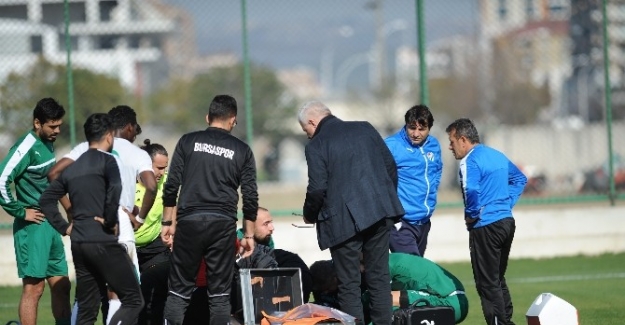 Bursaspor’da büyük şok, antrenman maçında ayağı kırıldı