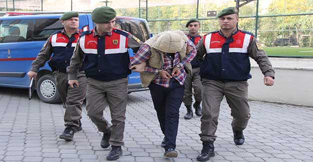 Caminin lojmanından bakır semaver çaldı