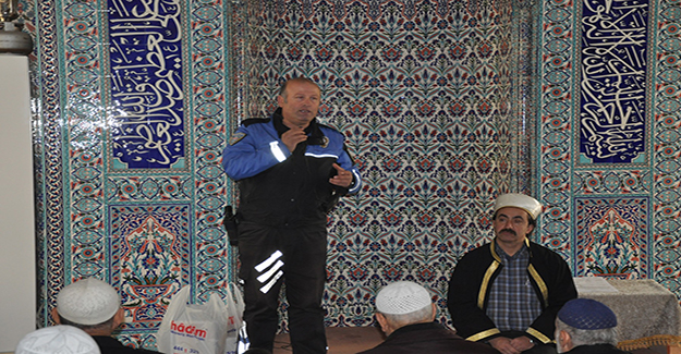 Cuma vaazı polisten