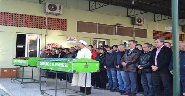 Gemlik'te Sandal Faciasında Hayatını Kaybeden Genç Göz Yaşları İçinde Toprağa Verildi