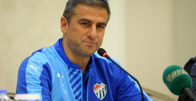 Hamza Hamzaoğlu'ndan futbolcularına eleştiri