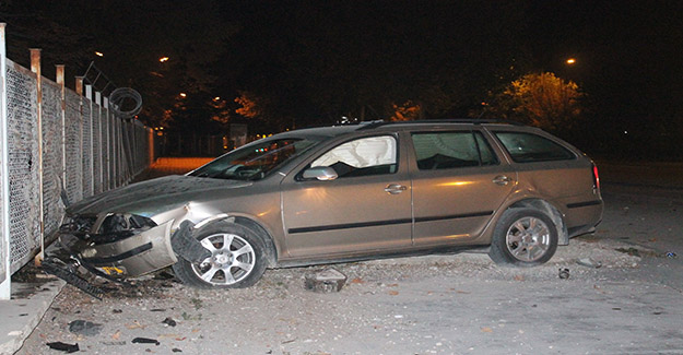 Havale geçiren bebeği hastaneye götüren otomobil kaza yaptı: 3 yaralı