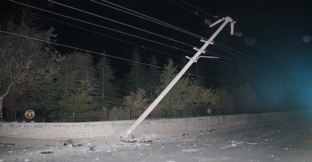 Kontrolden çıkan lüks cip elektrik direğine çarptı: 1 yaralı