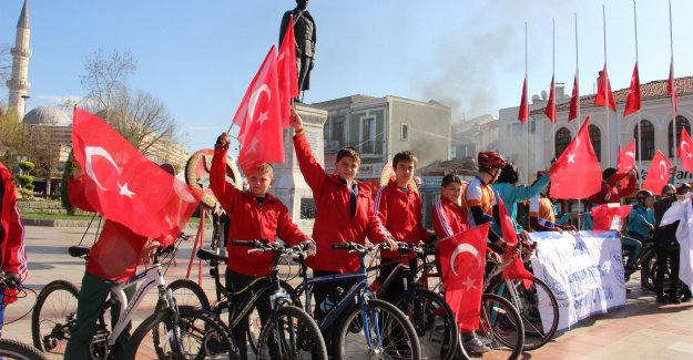 Pedallar, Atatürk için çevrildi