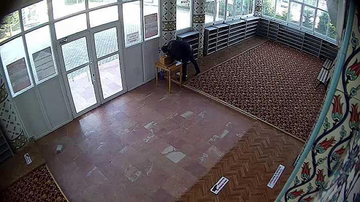 Sadaka kutusuna dadanan hırsız bu kez eli boş döndü