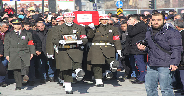 Terhisine 50 gün kala şehit düşen asker son yolculuğuna uğurlandı