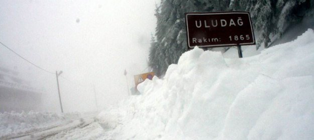 Uludağ’da Kar Yağışı Devam Ediyor