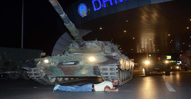 "15 Temmuz gecesi insanları şoktan çıkarmak için tankın önüne yattım"