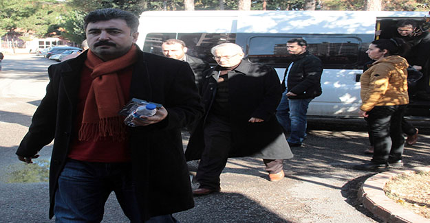 Adana'da FETÖ soruşturmasında gözaltına alınan 10 hakim ve savcı adliyeye sevk edildi