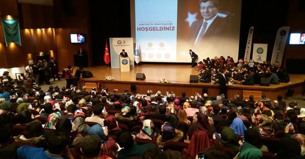 Ahmet Davutoğlu, Uludağ Üniversitesi’nde gençlerle buluştu