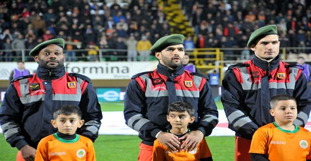 Alanyaspor - Akhisar maçında asker ve polise destek