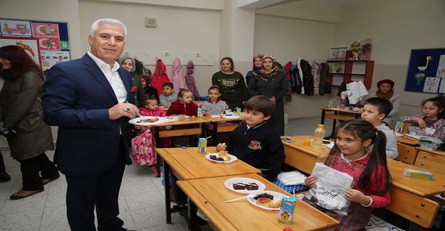 Başkan Burada Karavanı Nilüfer’in 64 mahallesini gezdi