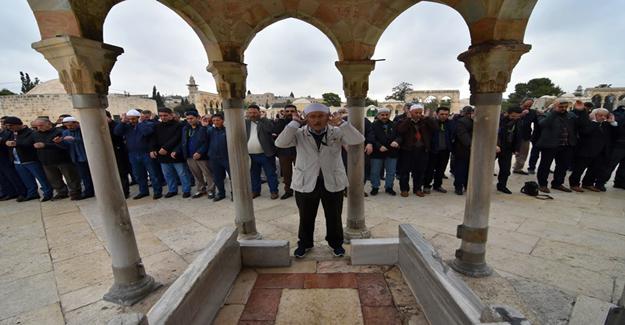 Bem-Bir-Sen Kudüs'te şehitler için gıyabi cenaze namazı kıldı
