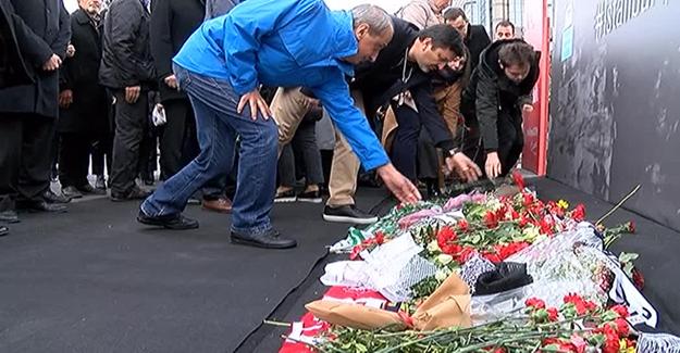 Beşiktaş şehitlerine karanfilli anma