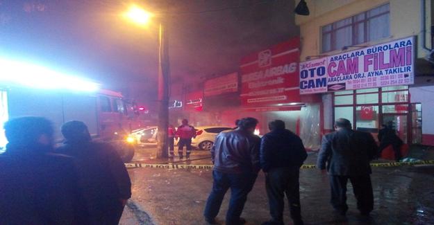 Bursa'da Elektrik Atölyesinde Çıkan Yangında 1 Kişi Yaralandı
