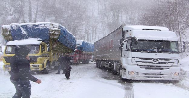 Cankurtaran Geçidi kış aylarında sürücülere zor anlar yaşatıyor