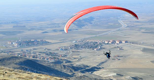 Dövizini bozduran vatandaşlar, Başkent semalarında uçtu