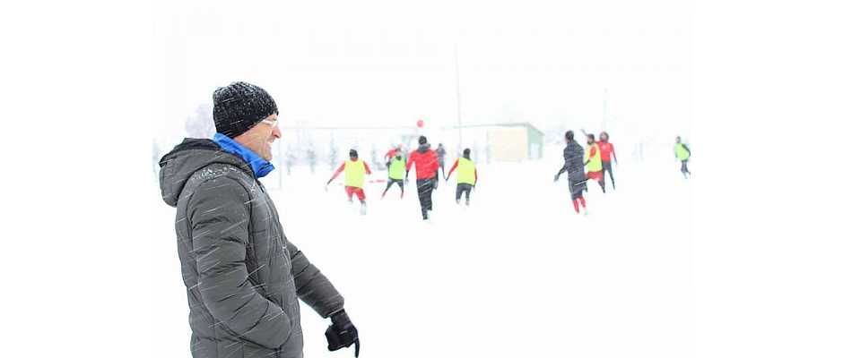 Evkur Yeni Malatyaspor karlı sahada çalıştı